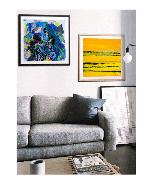 oeuvres art au dessus d'un canapé 